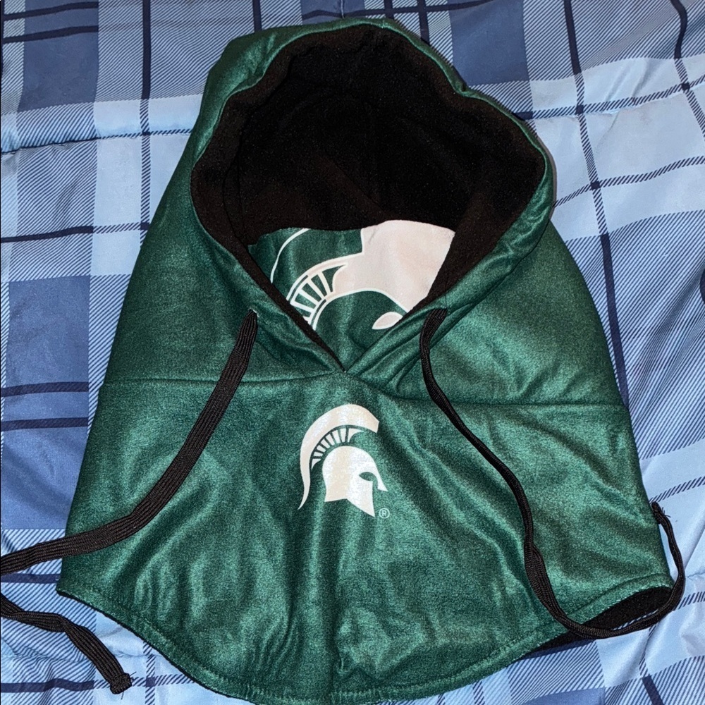 NWT Michigan State Spartans Hooded Gaiter . green/black
